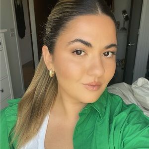 Meet your Posher, Hannah